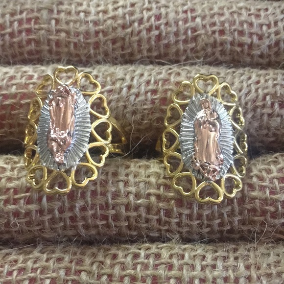 Ring - Picture 2 of 4